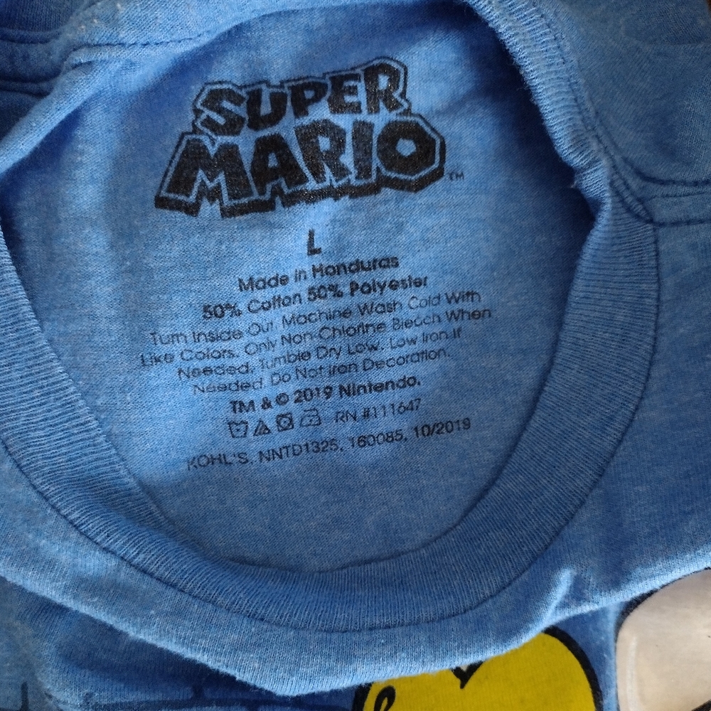 Super Mario Tee - Picture 3 of 3